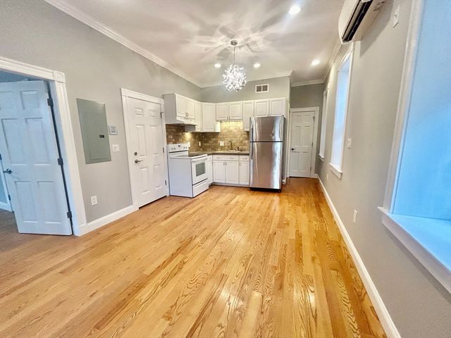 63 Frankfort 3F, Boston, MA 02128