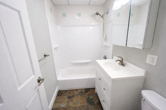 63 Frankfort 3F, Boston, MA 02128