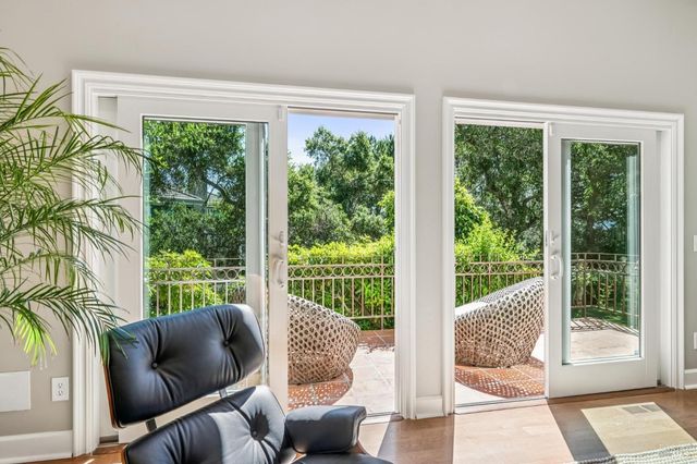 5 Heatherstone Ln, San Rafael, CA 94903