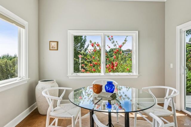 5 Heatherstone Ln, San Rafael, CA 94903