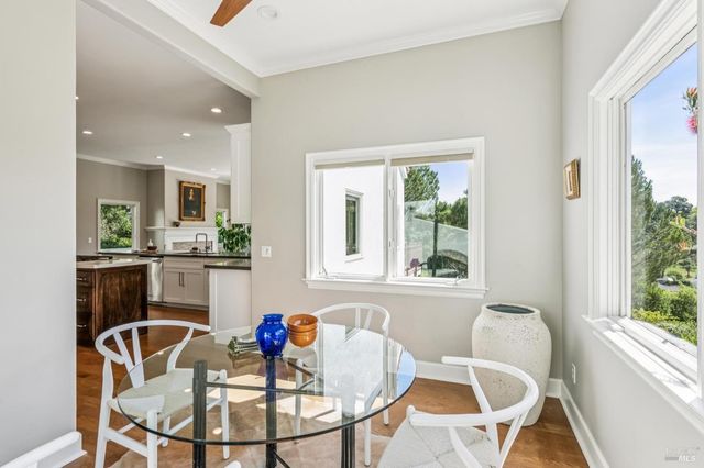 5 Heatherstone Ln, San Rafael, CA 94903