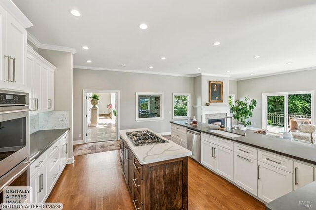 5 Heatherstone Ln, San Rafael, CA 94903