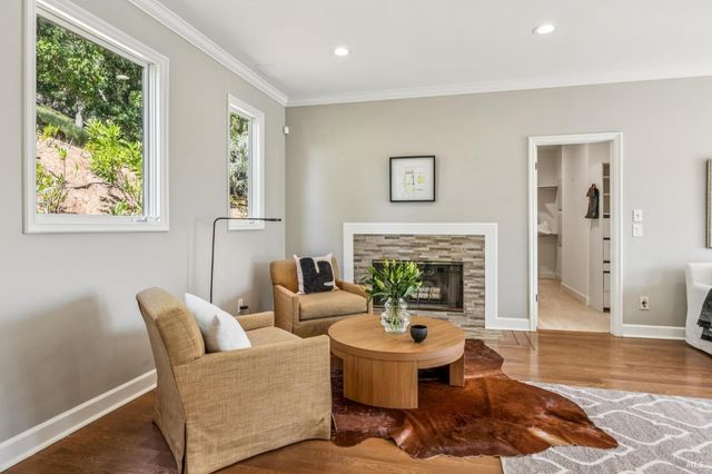 5 Heatherstone Ln, San Rafael, CA 94903