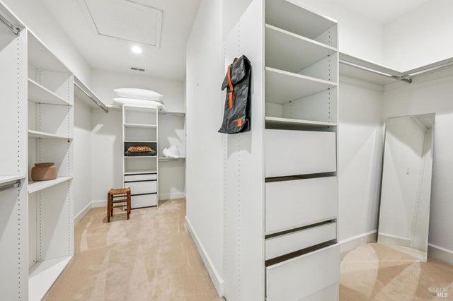 5 Heatherstone Ln, San Rafael, CA 94903