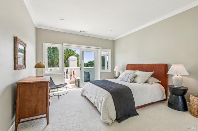 5 Heatherstone Ln, San Rafael, CA 94903