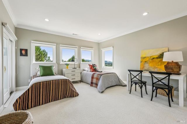 5 Heatherstone Ln, San Rafael, CA 94903