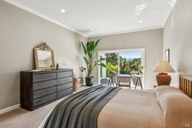 5 Heatherstone Ln, San Rafael, CA 94903