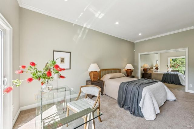 5 Heatherstone Ln, San Rafael, CA 94903