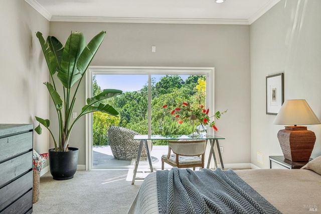 5 Heatherstone Ln, San Rafael, CA 94903