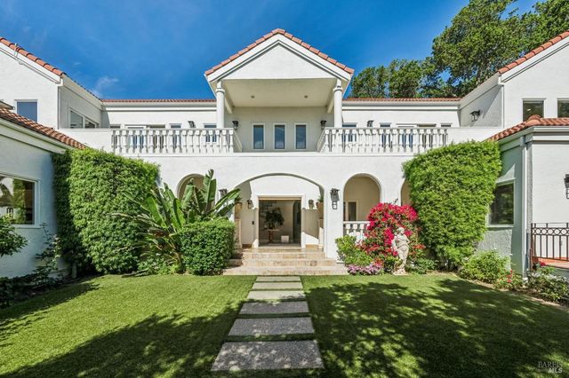 5 Heatherstone Ln, San Rafael, CA 94903