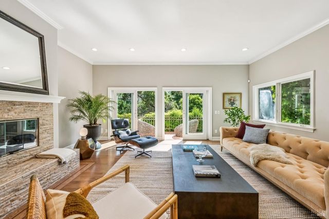 5 Heatherstone Ln, San Rafael, CA 94903