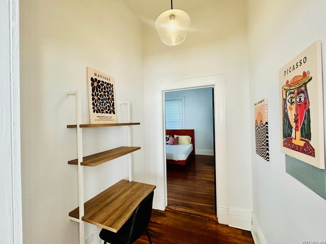 825 BURLESON, San Antonio, TX 78202