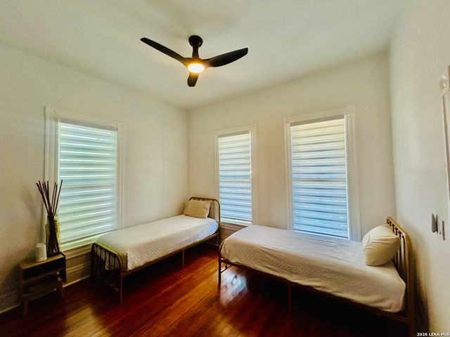 825 BURLESON, San Antonio, TX 78202