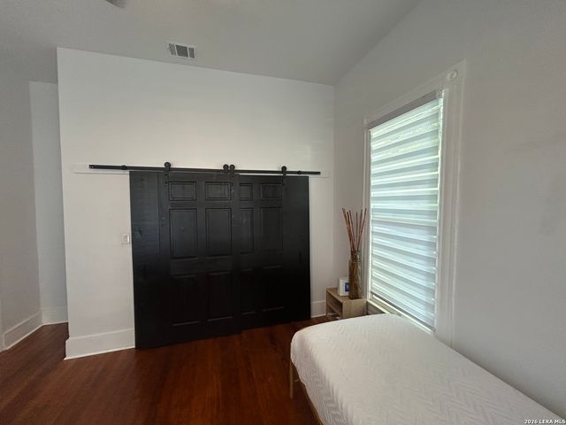 825 BURLESON, San Antonio, TX 78202