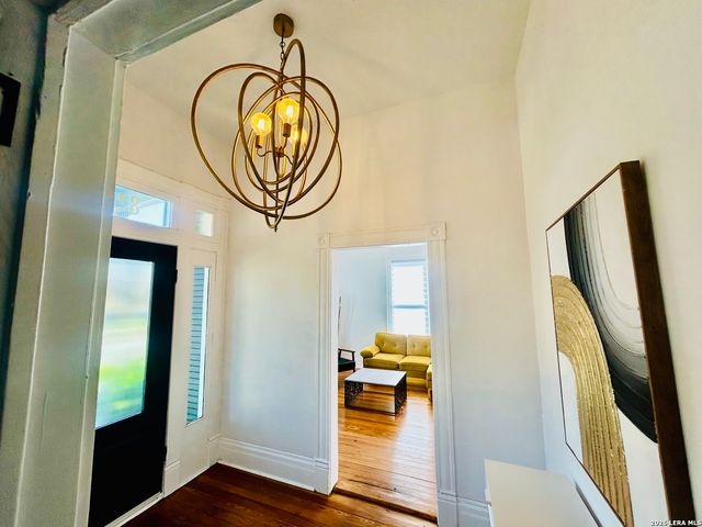 825 BURLESON, San Antonio, TX 78202