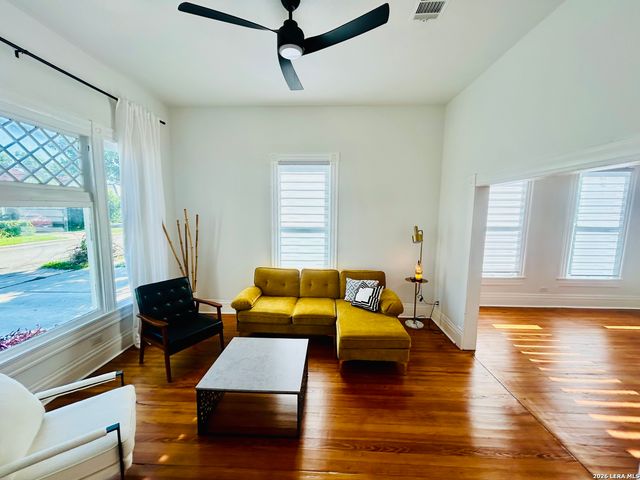 825 BURLESON, San Antonio, TX 78202
