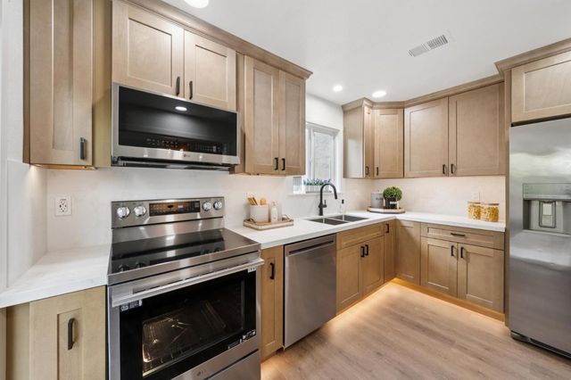 19417 Vineyard Lane, Saratoga, CA 95070