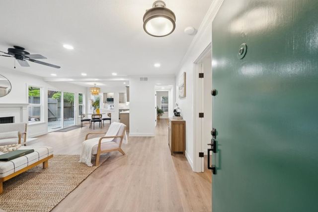 19417 Vineyard Lane, Saratoga, CA 95070