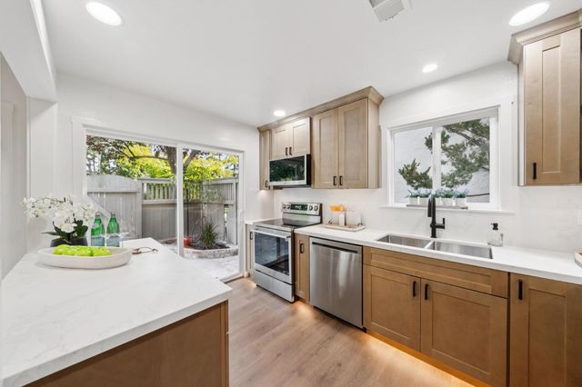 19417 Vineyard Lane, Saratoga, CA 95070
