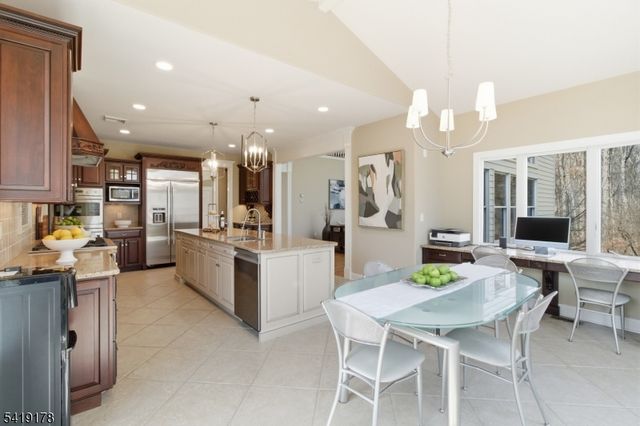 4 Michele Crossing, Raritan Twp., NJ 08822