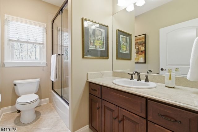 4 Michele Crossing, Raritan Twp., NJ 08822
