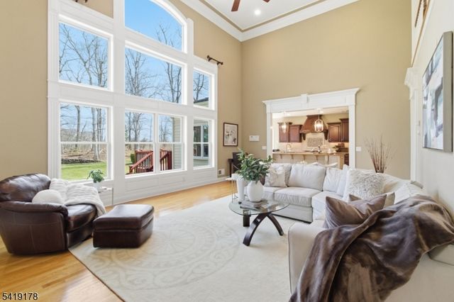 4 Michele Crossing, Raritan Twp., NJ 08822