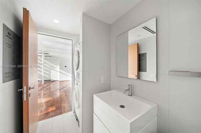 1331 Brickell Bay Dr BL-25, Miami, FL 33131