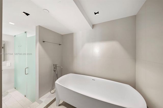 1331 Brickell Bay Dr BL-25, Miami, FL 33131