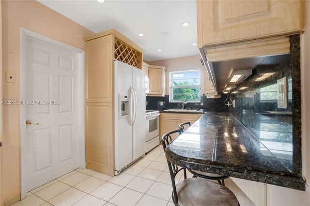 3240 SW 96th Ave, Miami, FL 33165