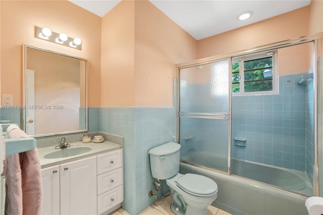 3240 SW 96th Ave, Miami, FL 33165