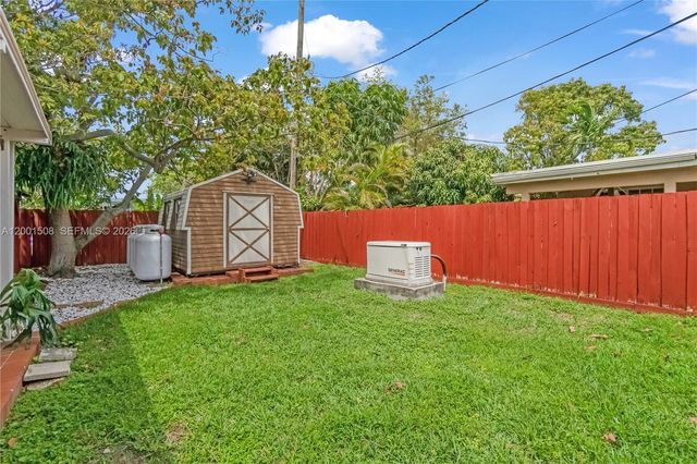 3240 SW 96th Ave, Miami, FL 33165