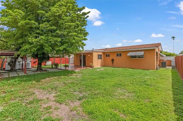 3240 SW 96th Ave, Miami, FL 33165