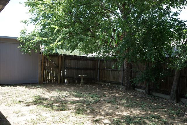 7729 Brandi Place, North Richland Hills, TX 76182