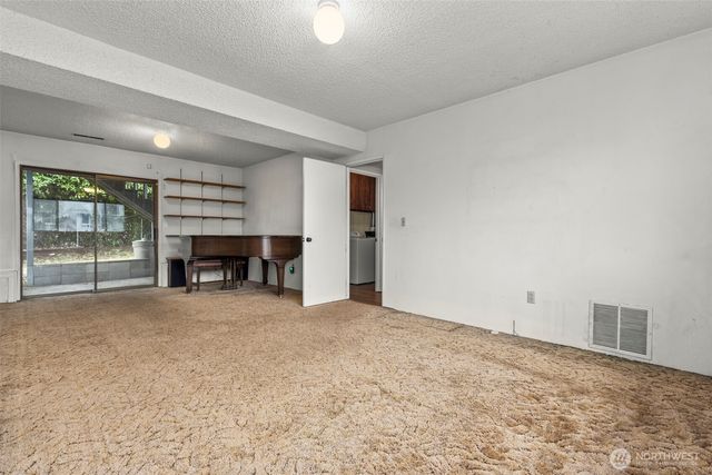 10329 99th Street SW, Tacoma, WA 98498