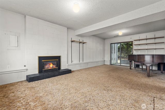 10329 99th Street SW, Tacoma, WA 98498