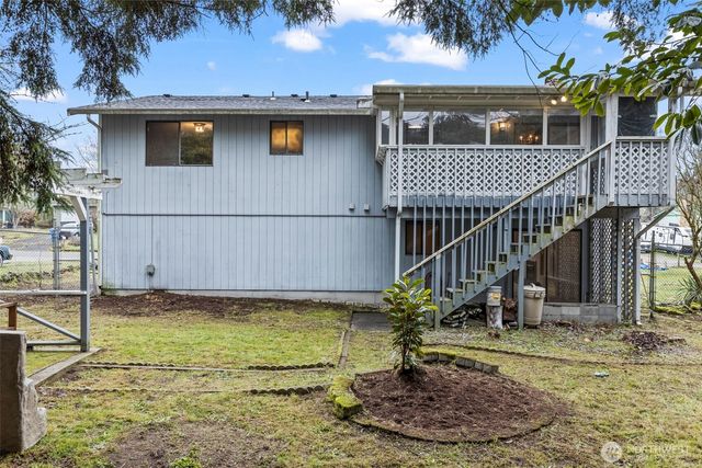 10329 99th Street SW, Tacoma, WA 98498