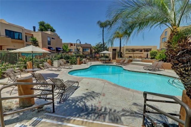 25712 Le Parc 7, Lake Forest, CA 92630
