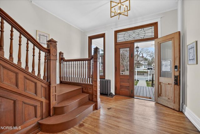 325 N Main Street, Bowling Green, OH 43402