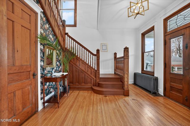 325 N Main Street, Bowling Green, OH 43402