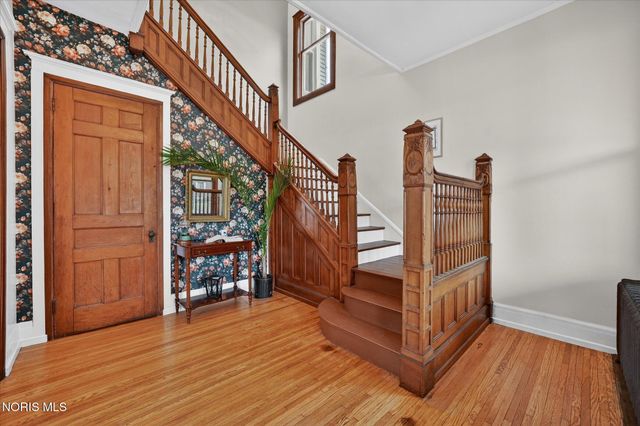 325 N Main Street, Bowling Green, OH 43402