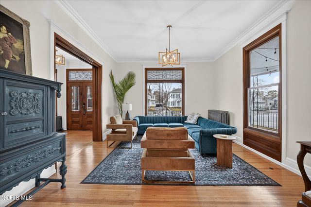 325 N Main Street, Bowling Green, OH 43402