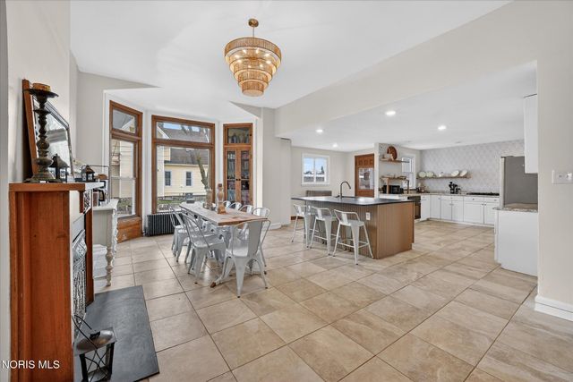 325 N Main Street, Bowling Green, OH 43402