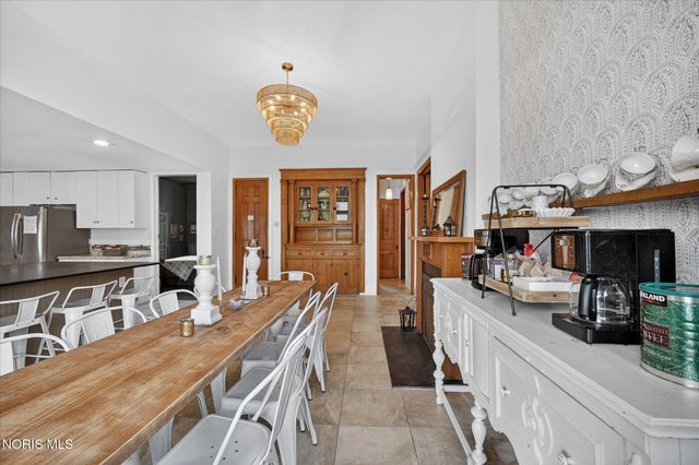 325 N Main Street, Bowling Green, OH 43402