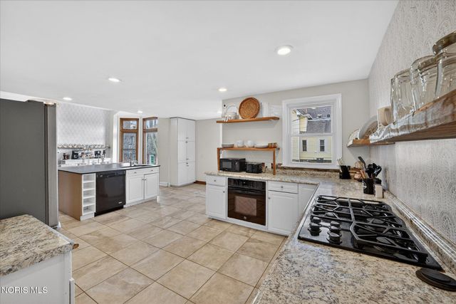 325 N Main Street, Bowling Green, OH 43402