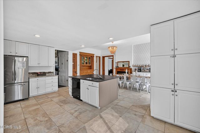 325 N Main Street, Bowling Green, OH 43402