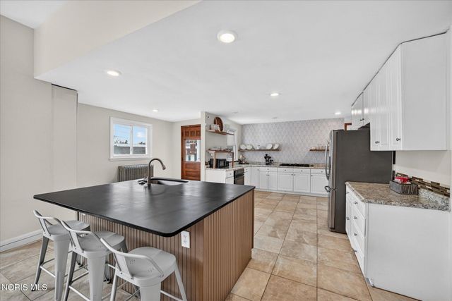 325 N Main Street, Bowling Green, OH 43402