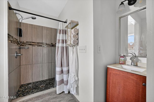 325 N Main Street, Bowling Green, OH 43402