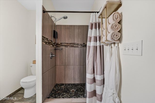 325 N Main Street, Bowling Green, OH 43402