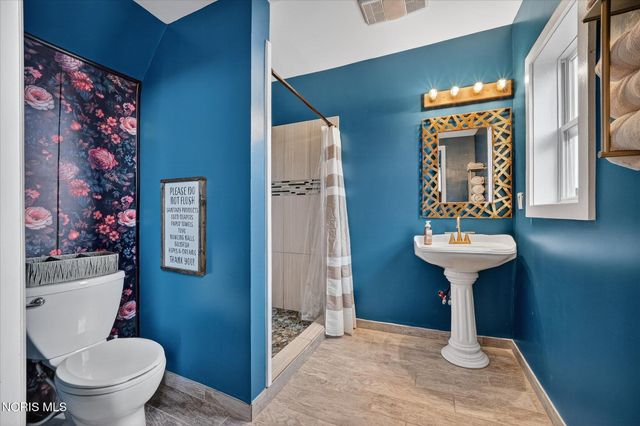 325 N Main Street, Bowling Green, OH 43402