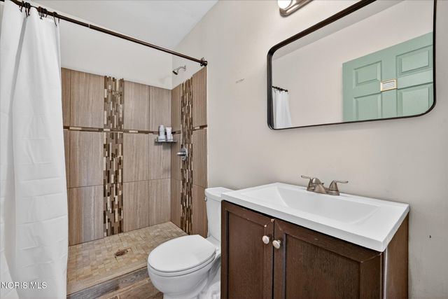 325 N Main Street, Bowling Green, OH 43402